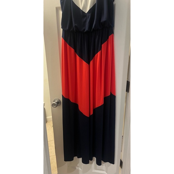Vince Camuto Colorblock Chevron Maxi Dress - Picture 8 of 8